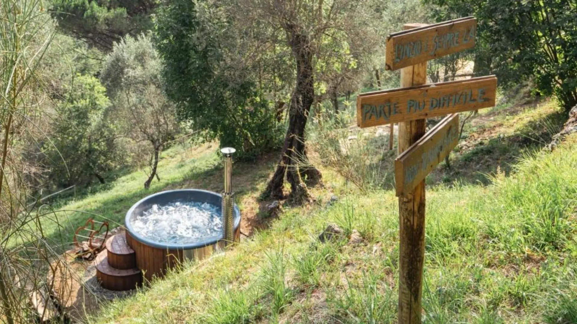 Glamping A Castel Dell'Aquila Hotel Gragnola Italy
