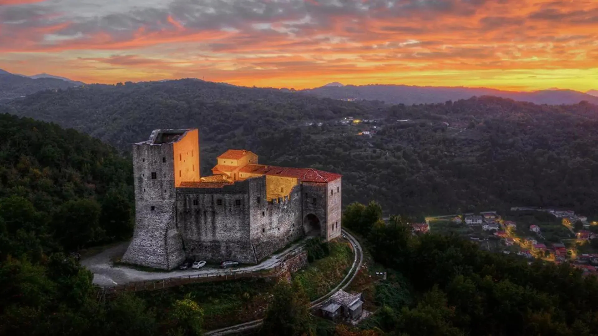 Glamping A Castel Dell'Aquila Hotel Gragnola 0*,  Italy