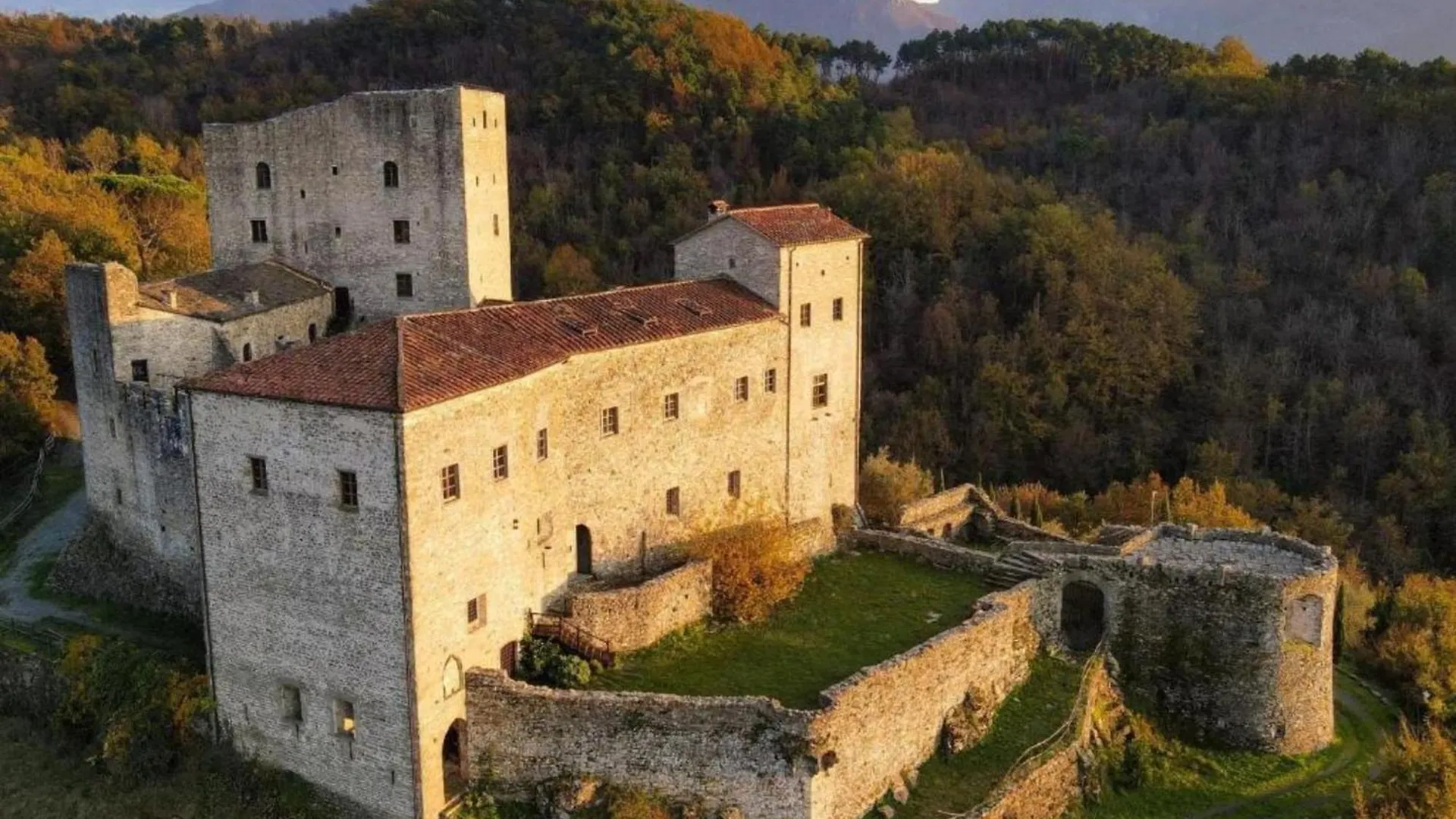 Campsite Glamping A Castel Dell'Aquila Hotel Gragnola