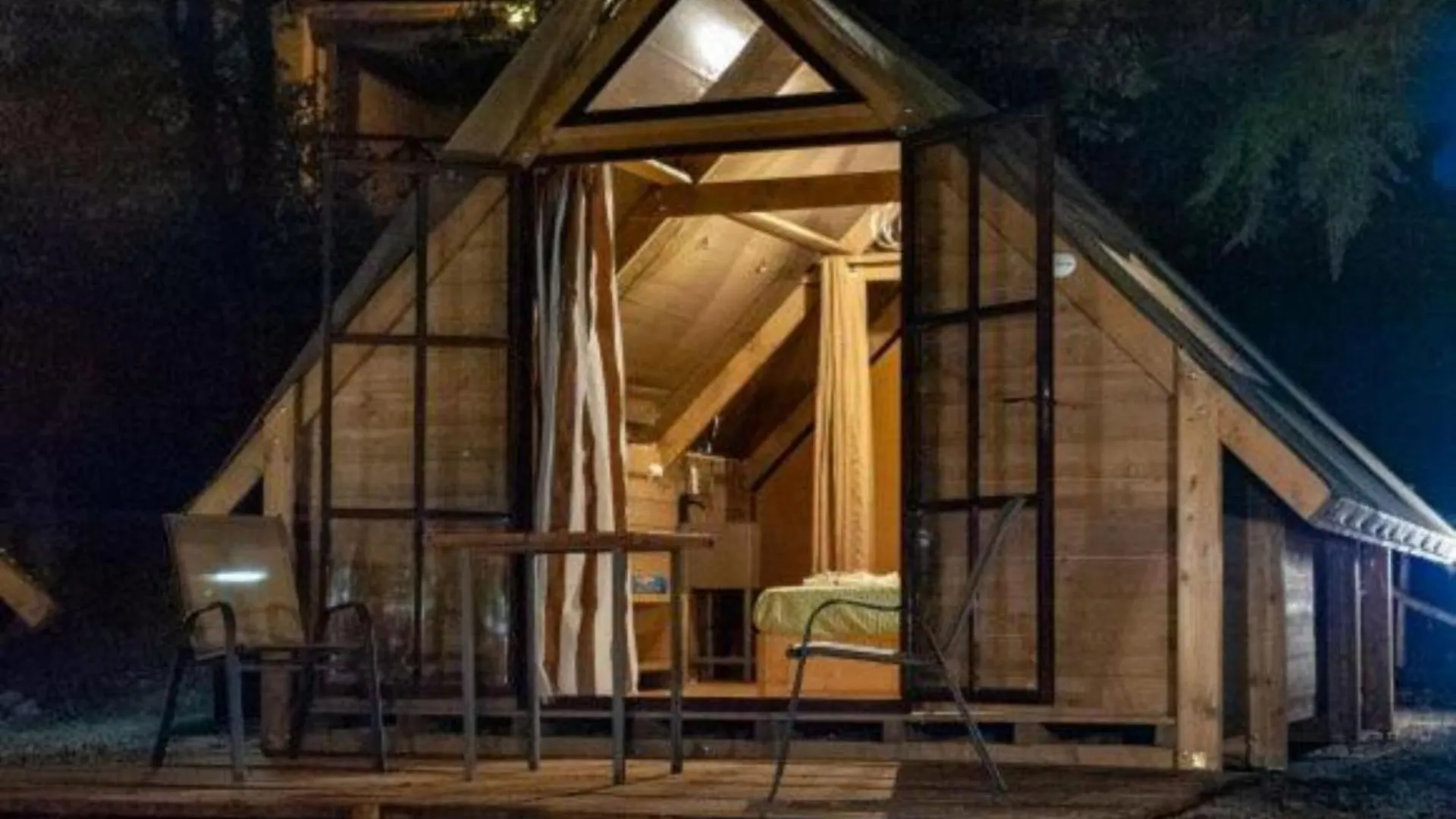 Campsite Glamping A Castel Dell'Aquila Hotel Gragnola Italy